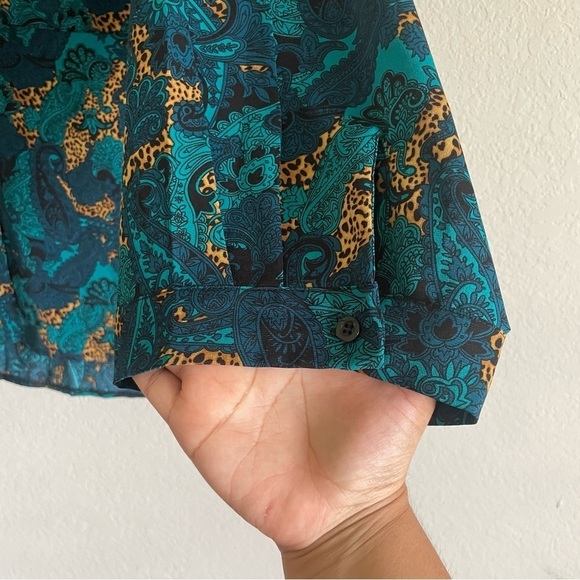 Shein paisley cheetah button down blouse Medium wide sleeve dropped shoulder - Picture 3 of 11